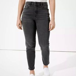 American Eagle curvy mom jeans in black - size 6 long